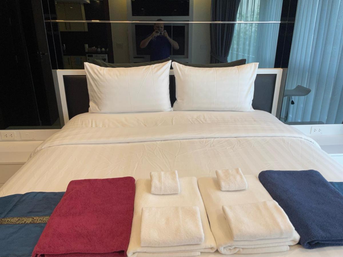 Luxury Business Suits In Grand Avenue By Pattaya City Estates Exterior photo