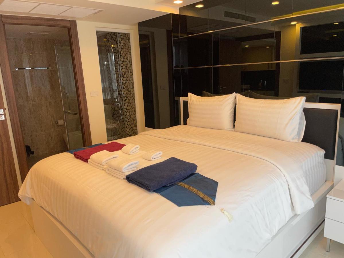 Luxury Business Suits In Grand Avenue By Pattaya City Estates Exterior photo
