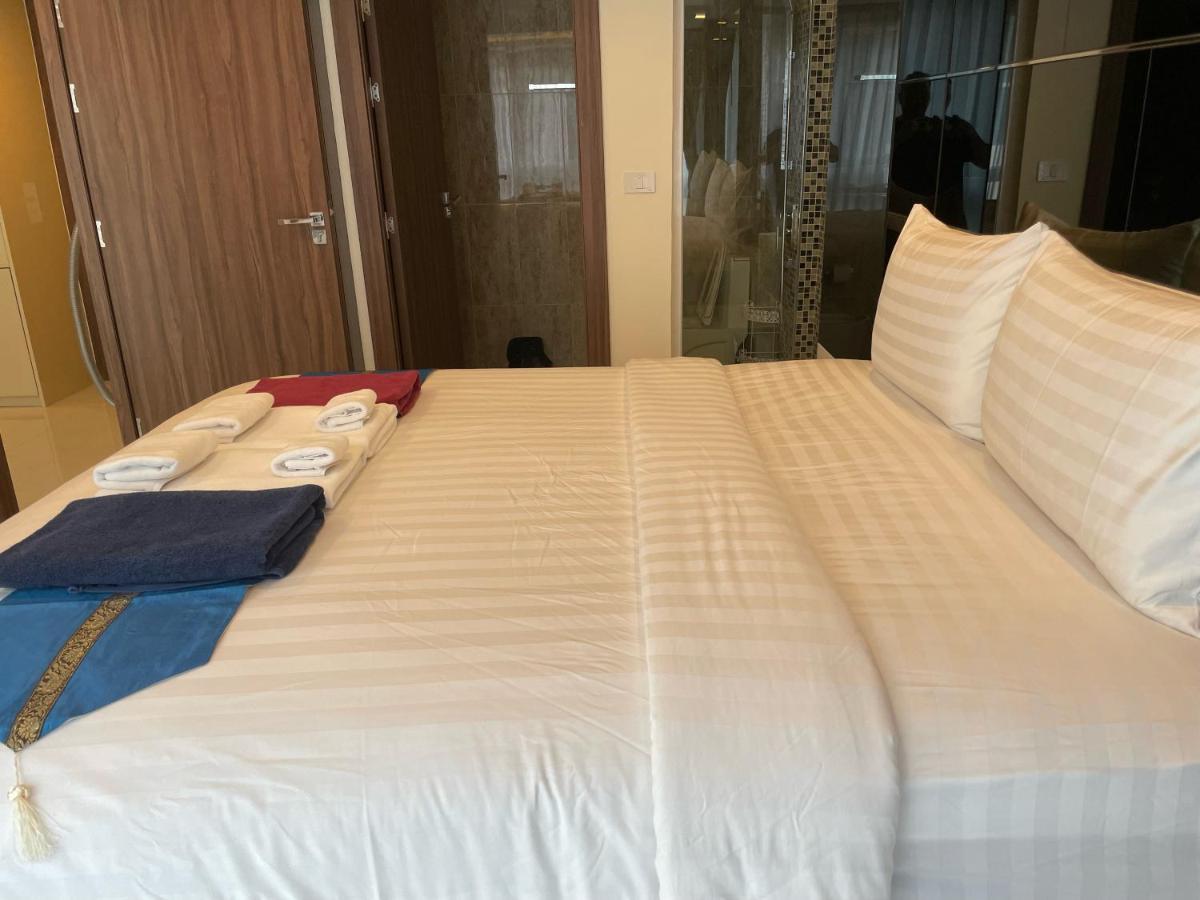 Luxury Business Suits In Grand Avenue By Pattaya City Estates Exterior photo