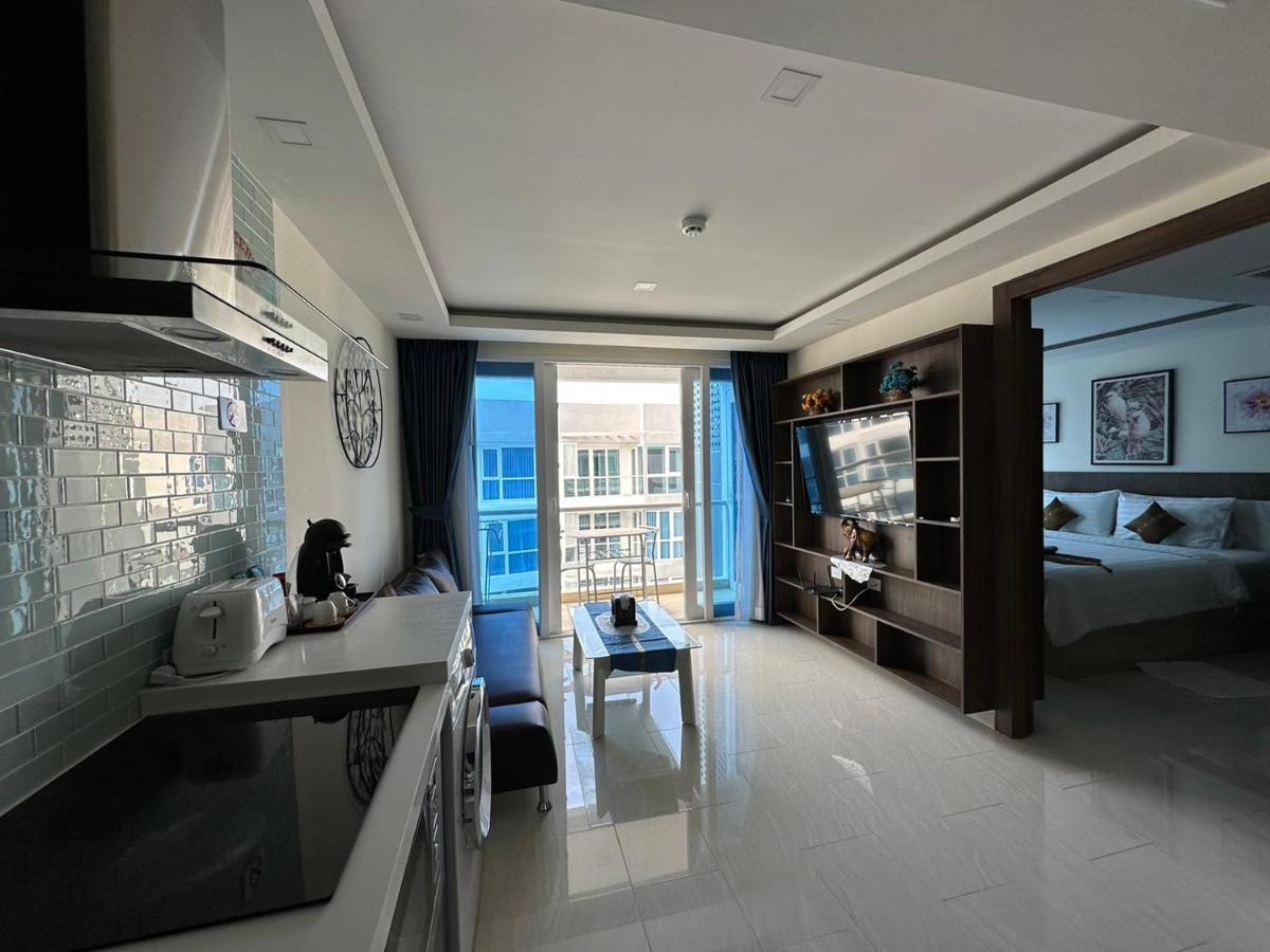 Luxury Business Suits In Grand Avenue By Pattaya City Estates Exterior photo