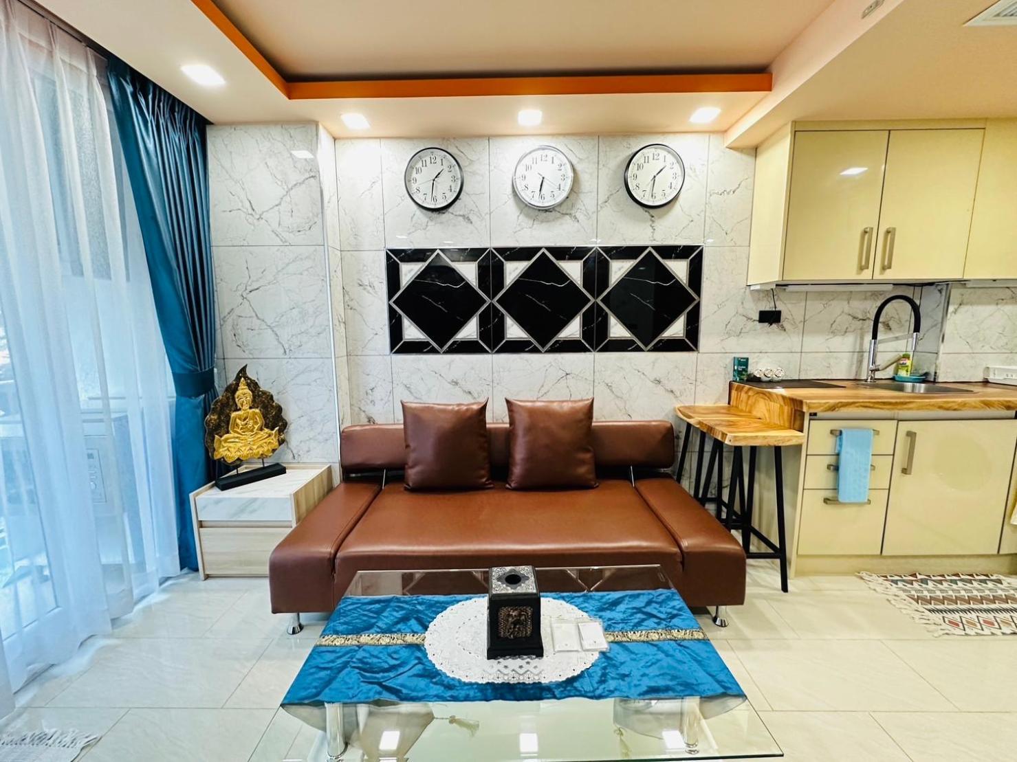 Luxury Business Suits In Grand Avenue By Pattaya City Estates Exterior photo