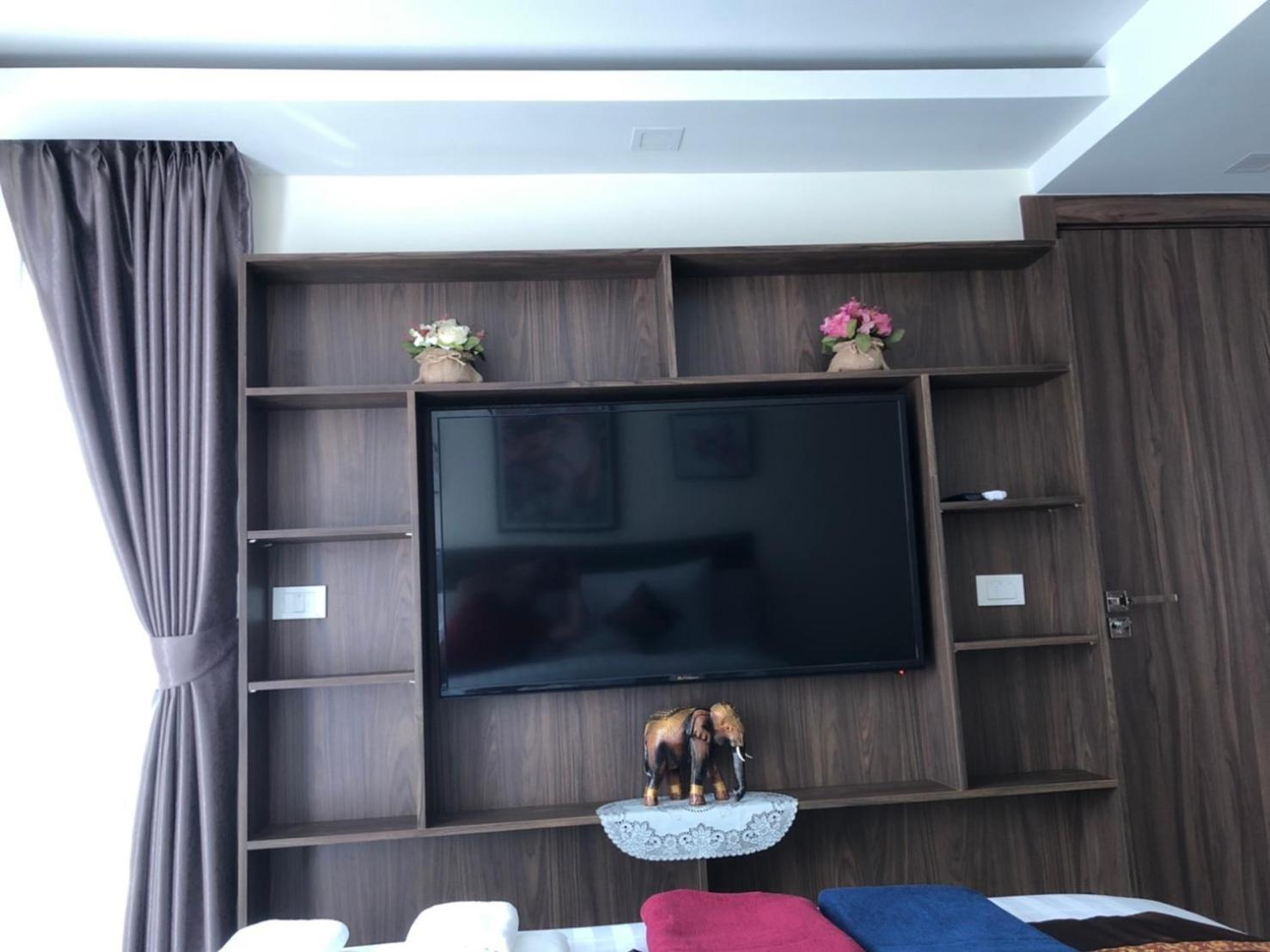 Luxury Business Suits In Grand Avenue By Pattaya City Estates Exterior photo