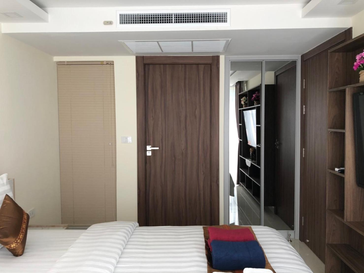 Luxury Business Suits In Grand Avenue By Pattaya City Estates Exterior photo