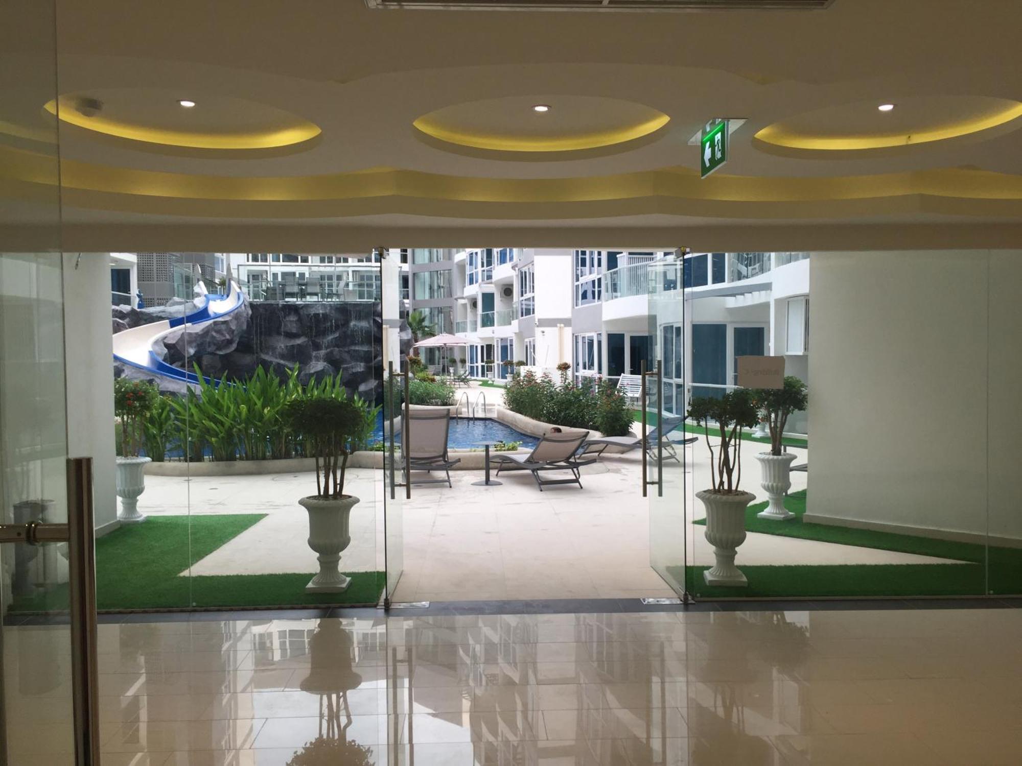 Luxury Business Suits In Grand Avenue By Pattaya City Estates Exterior photo