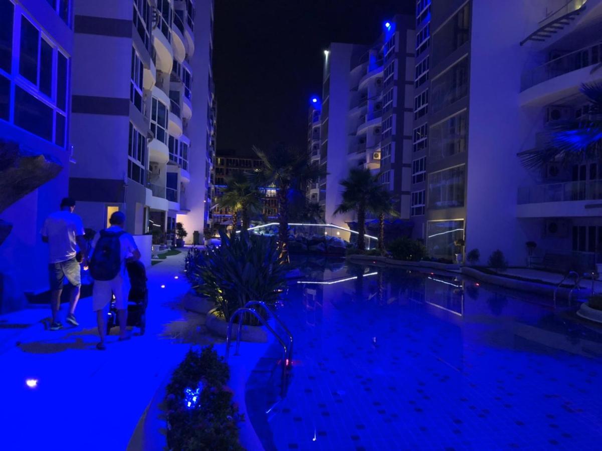 Luxury Business Suits In Grand Avenue By Pattaya City Estates Exterior photo
