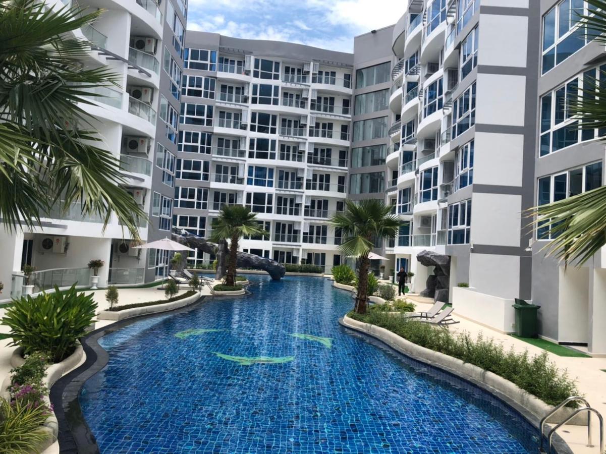 Luxury Business Suits In Grand Avenue By Pattaya City Estates Exterior photo